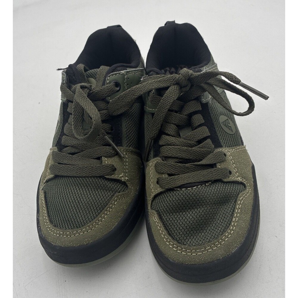 Airwalk Spin Sneakers Boys Youth Low Top Size 1 . Color Olive Green .